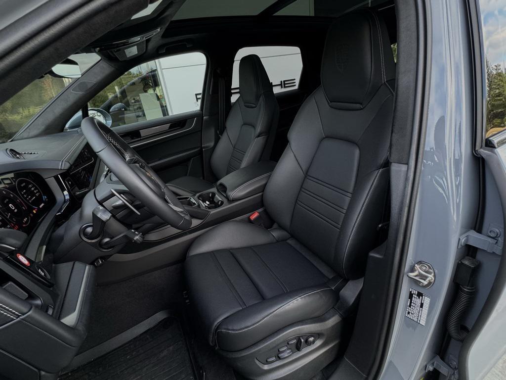 used 2025 Porsche Cayenne car