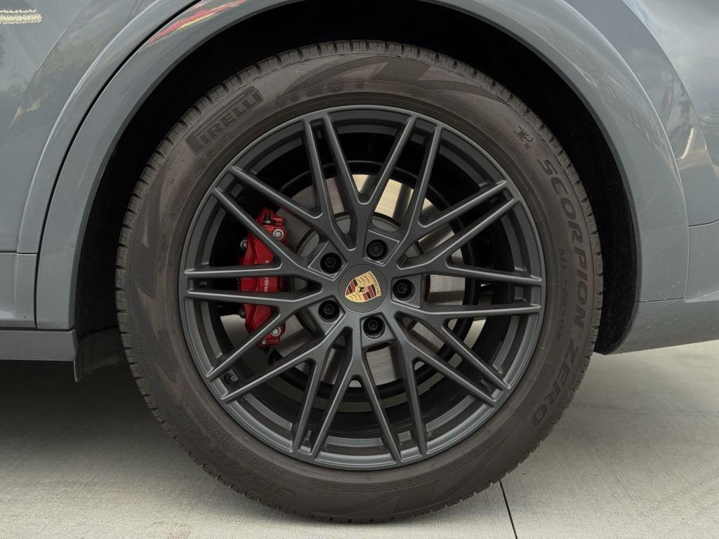 used 2025 Porsche Cayenne car
