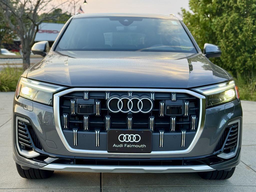 new 2025 Audi Q7 car, priced at $76,480