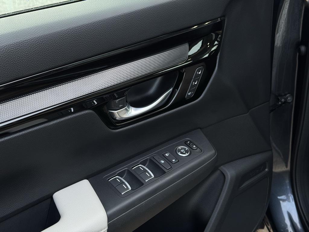 used 2023 Honda CR-V car, priced at $30,632