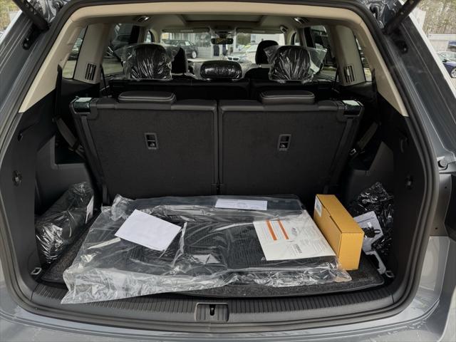 new 2025 Volkswagen Atlas car, priced at $56,296