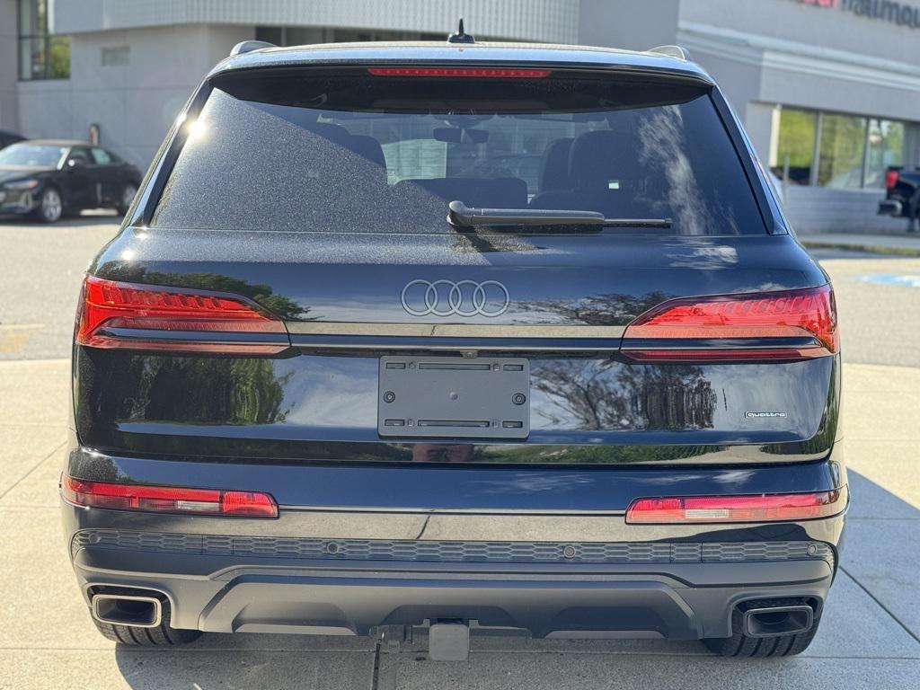new 2025 Audi Q7 car, priced at $77,805