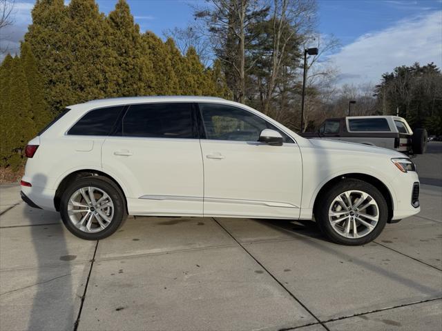 new 2025 Audi Q7 car, priced at $75,800