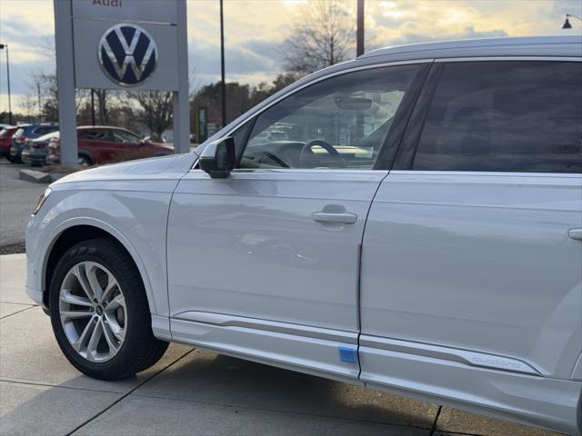 new 2025 Audi Q7 car, priced at $75,800