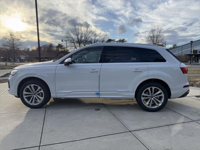 new 2025 Audi Q7 car, priced at $75,800