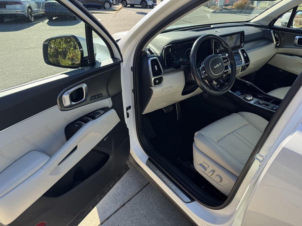 used 2023 Kia Sorento Hybrid car, priced at $30,980