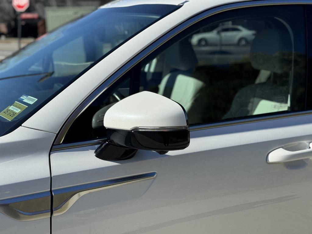 used 2023 Kia Sorento Hybrid car, priced at $30,980