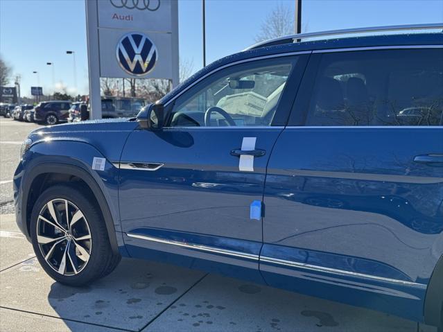 new 2025 Volkswagen Atlas car, priced at $56,306