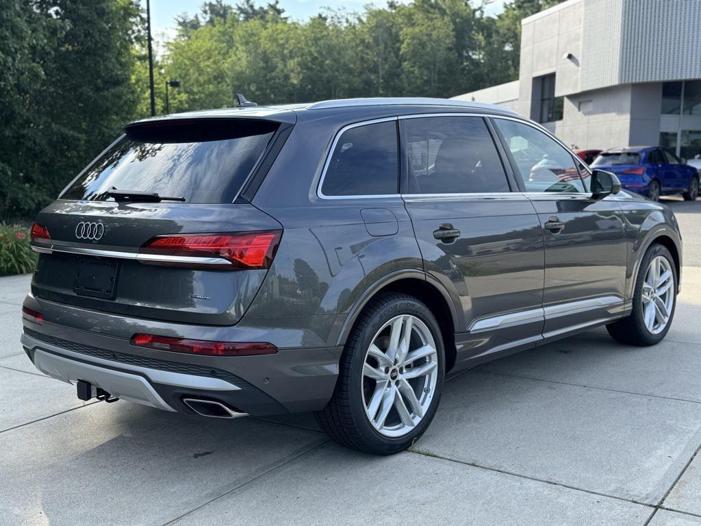 new 2025 Audi Q7 car, priced at $76,480