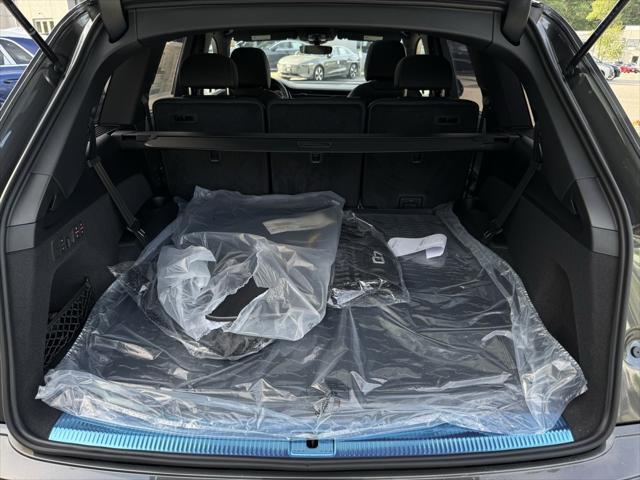 new 2025 Audi Q7 car, priced at $76,480