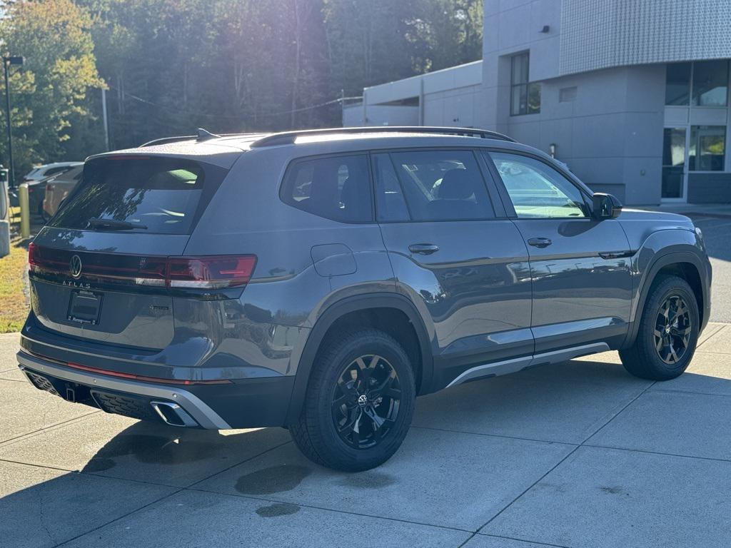 new 2025 Volkswagen Atlas car, priced at $49,118