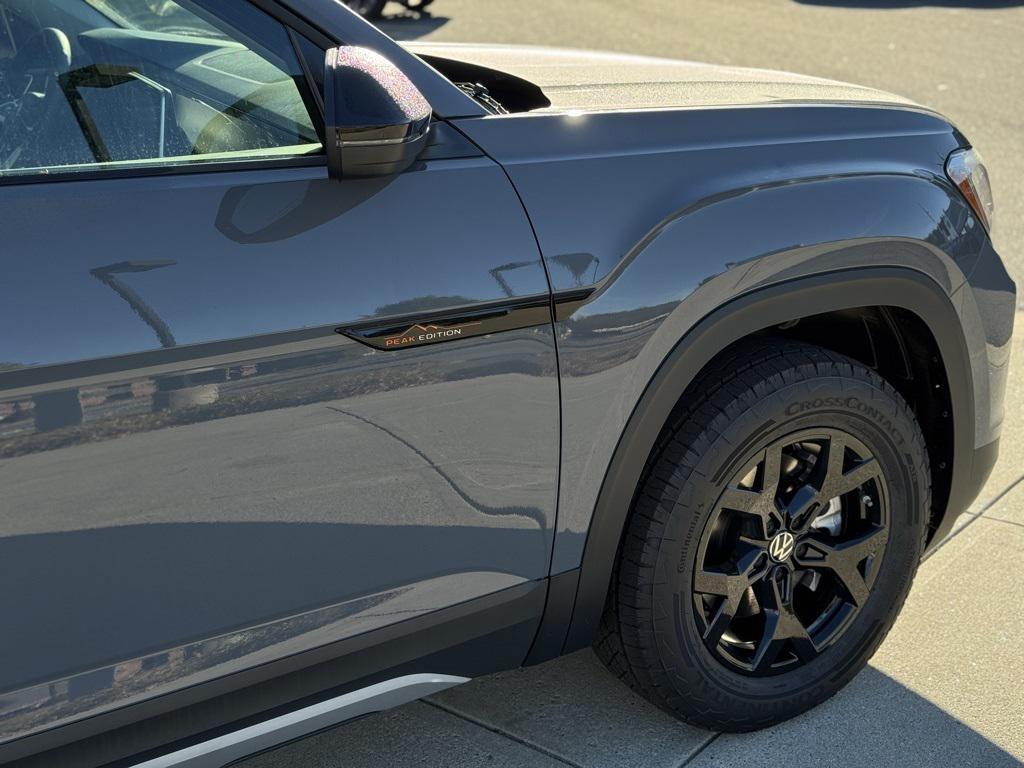 new 2025 Volkswagen Atlas car, priced at $49,118