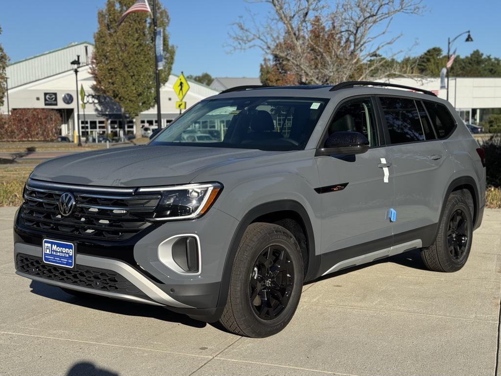 new 2025 Volkswagen Atlas car, priced at $49,118