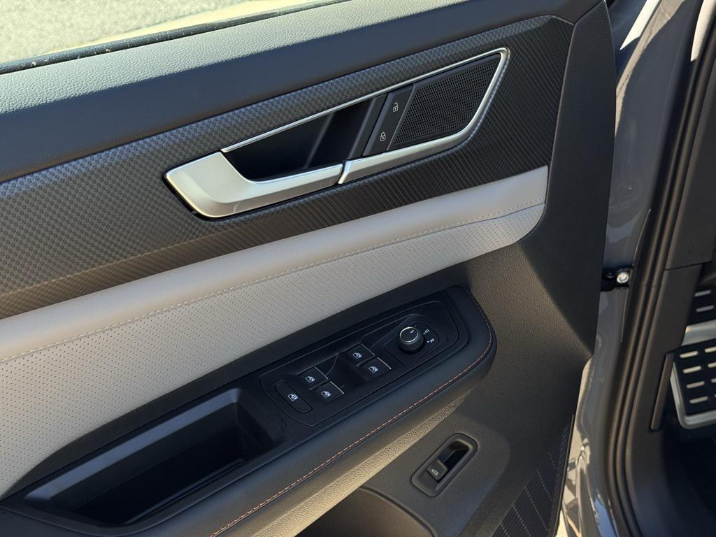 new 2025 Volkswagen Atlas car, priced at $49,118