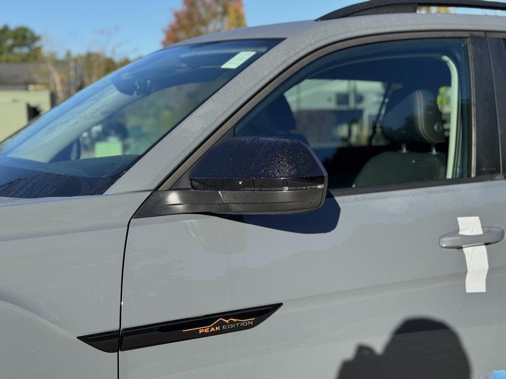 new 2025 Volkswagen Atlas car, priced at $49,118