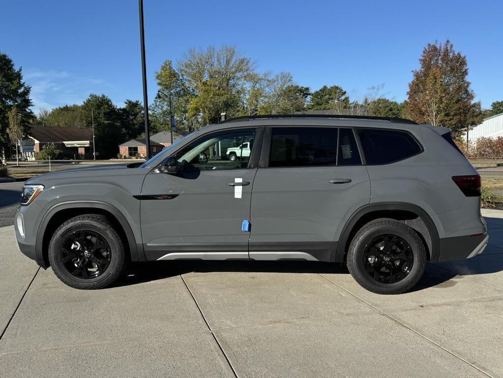 new 2025 Volkswagen Atlas car, priced at $49,118