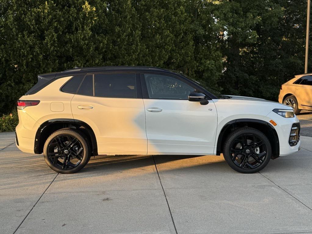 new 2025 Volkswagen Tiguan car, priced at $39,636