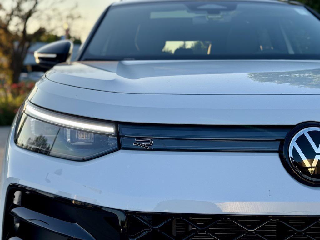 new 2025 Volkswagen Tiguan car, priced at $39,636