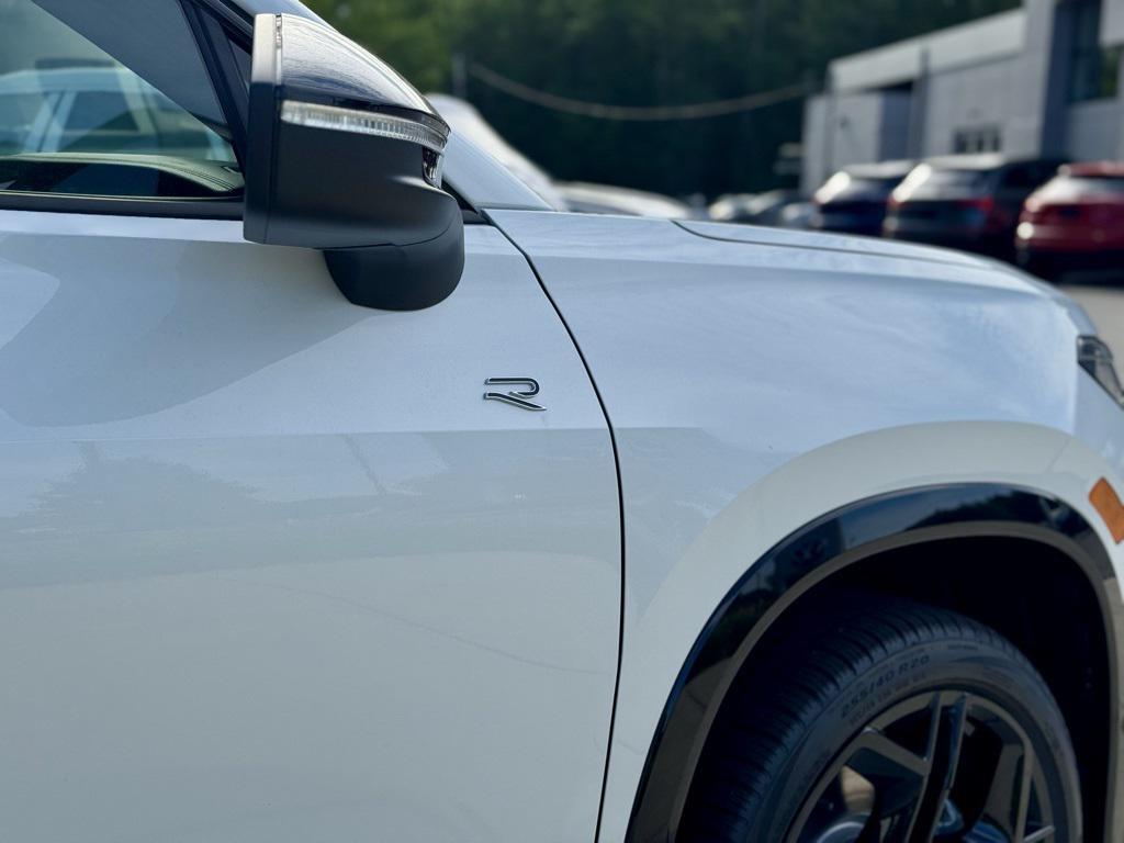 new 2025 Volkswagen Tiguan car, priced at $39,241