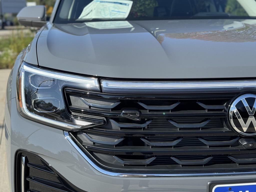 new 2026 Volkswagen Atlas car, priced at $58,093