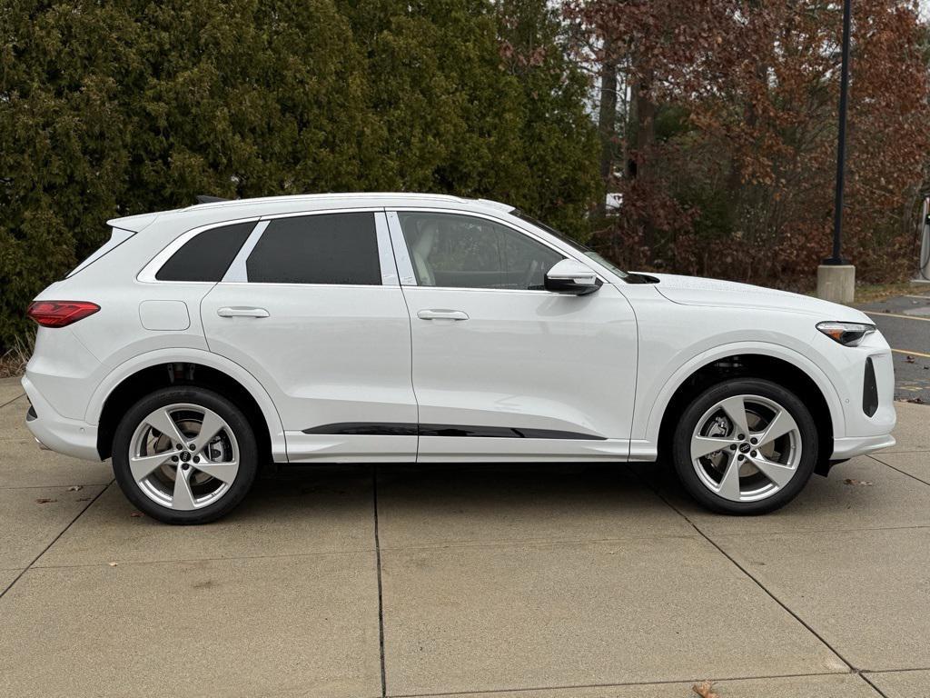 new 2025 Audi Q5 car, priced at $64,890
