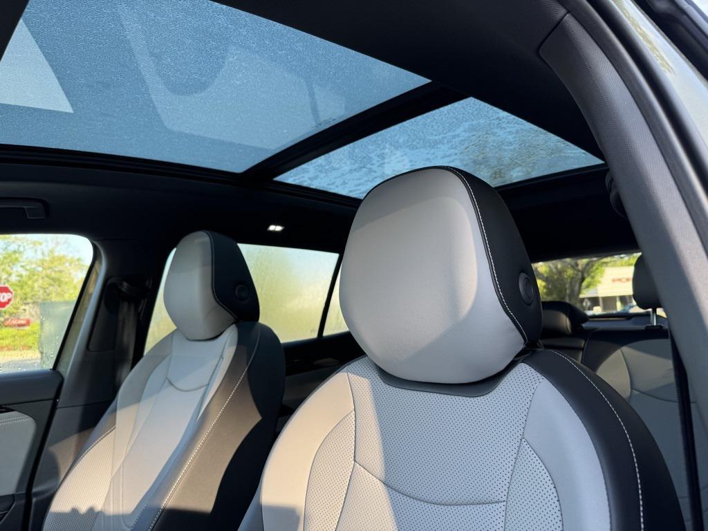 new 2025 Volkswagen Tiguan car, priced at $40,104