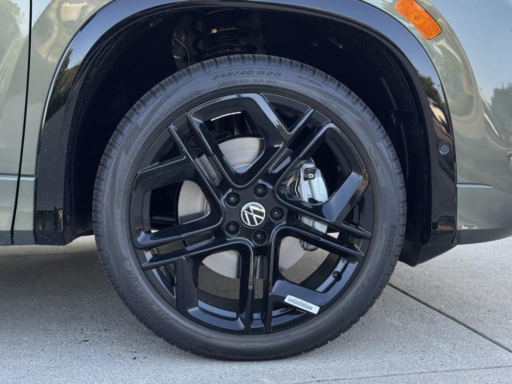 new 2025 Volkswagen Tiguan car, priced at $40,104