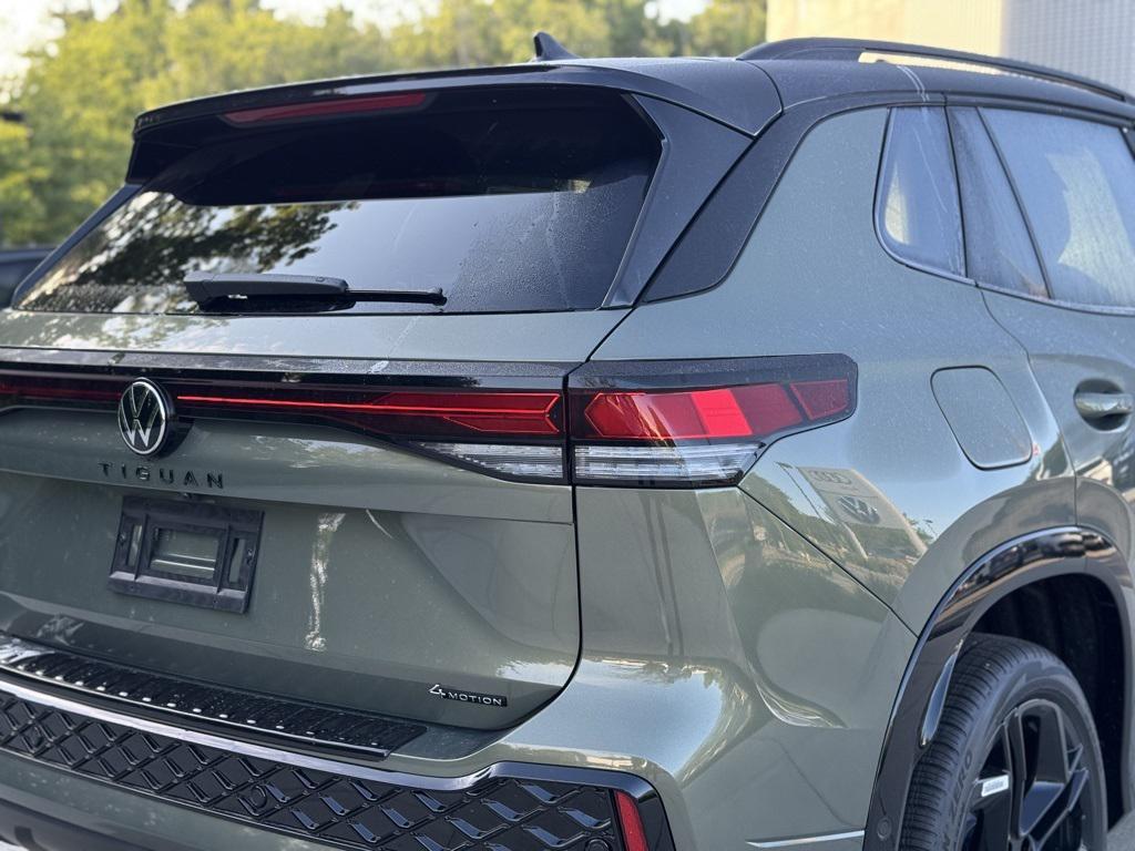 new 2025 Volkswagen Tiguan car, priced at $40,104