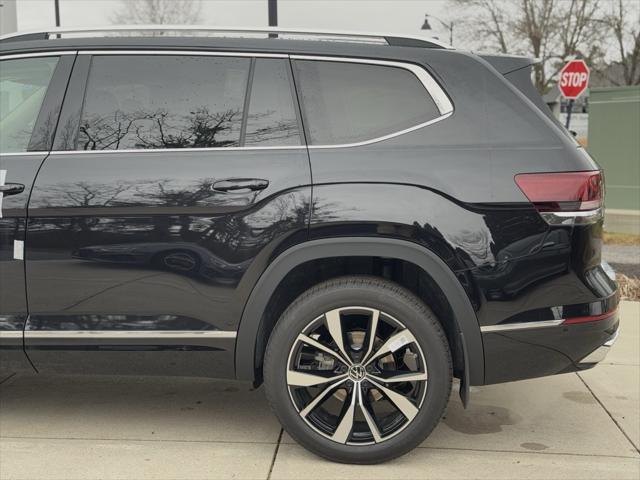 new 2024 Volkswagen Atlas car, priced at $56,111