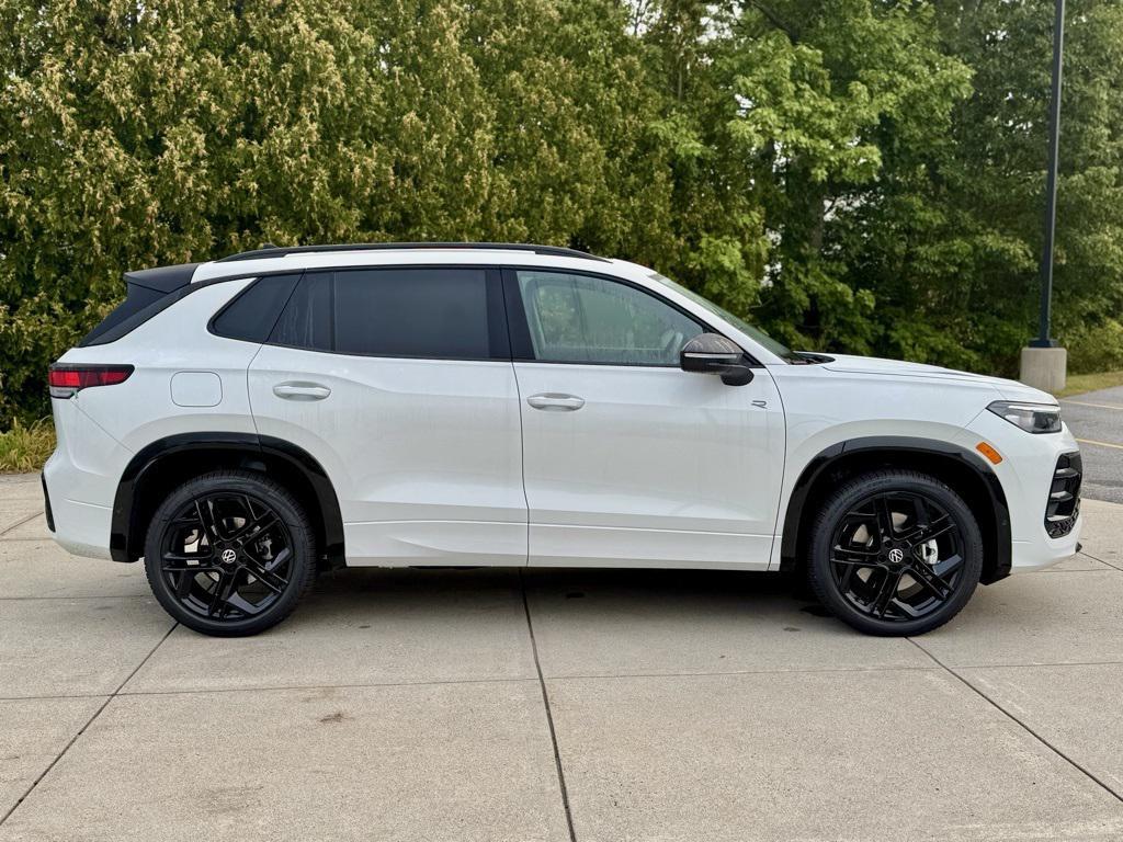 new 2025 Volkswagen Tiguan car, priced at $39,886