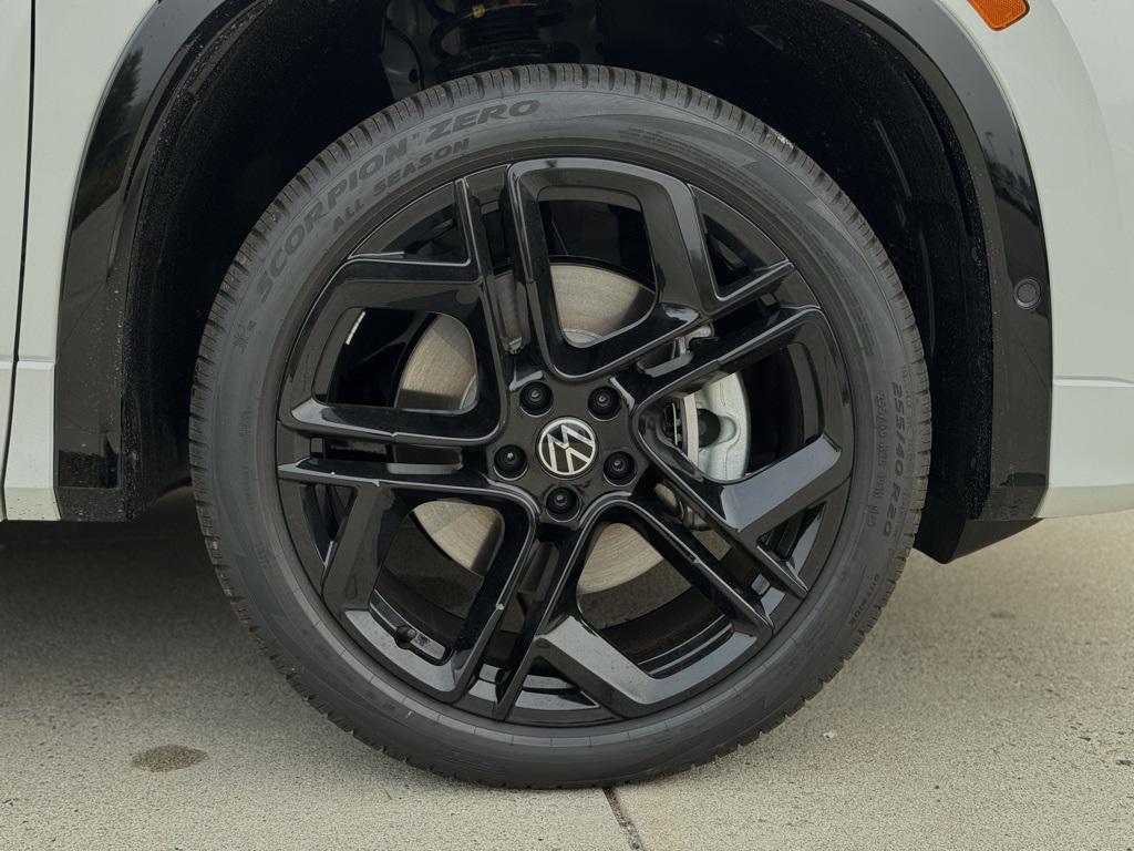 new 2025 Volkswagen Tiguan car, priced at $39,886