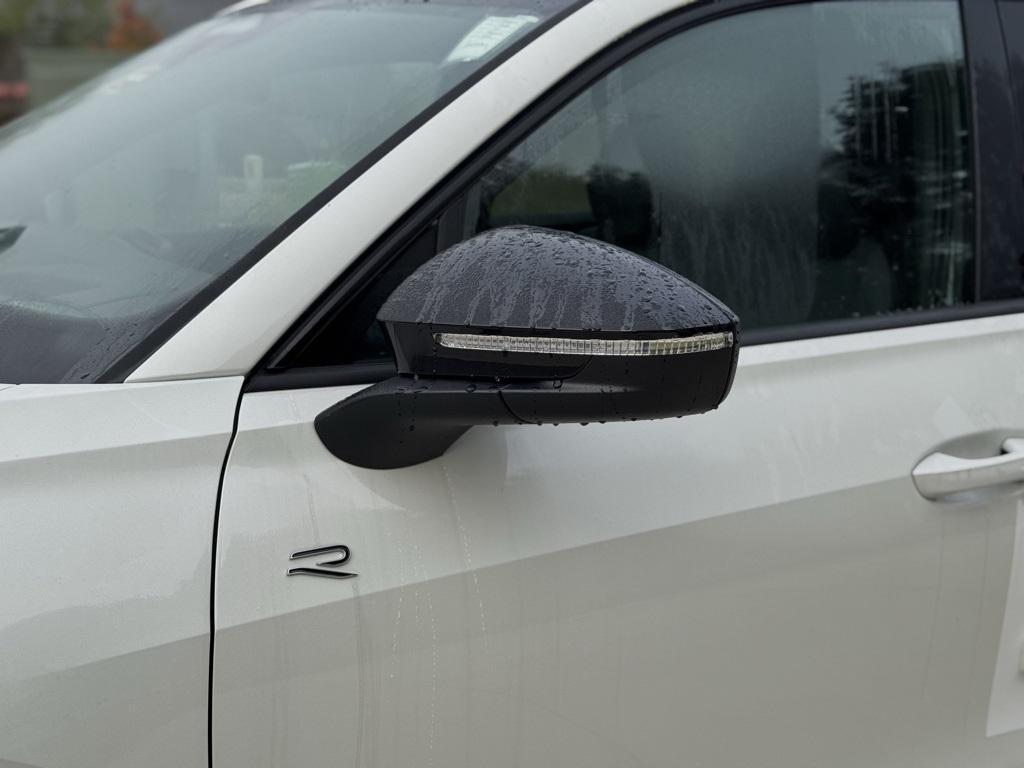 new 2025 Volkswagen Tiguan car, priced at $39,886