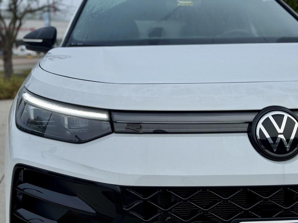 new 2025 Volkswagen Tiguan car, priced at $39,886