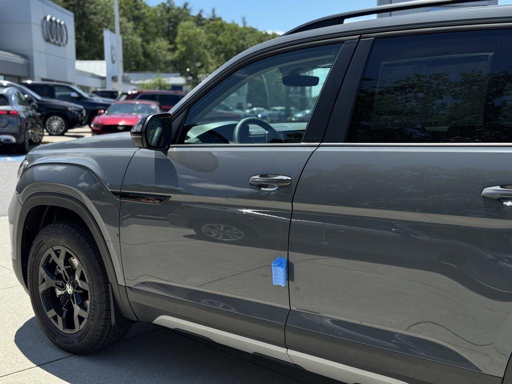 new 2025 Volkswagen Atlas car, priced at $49,876