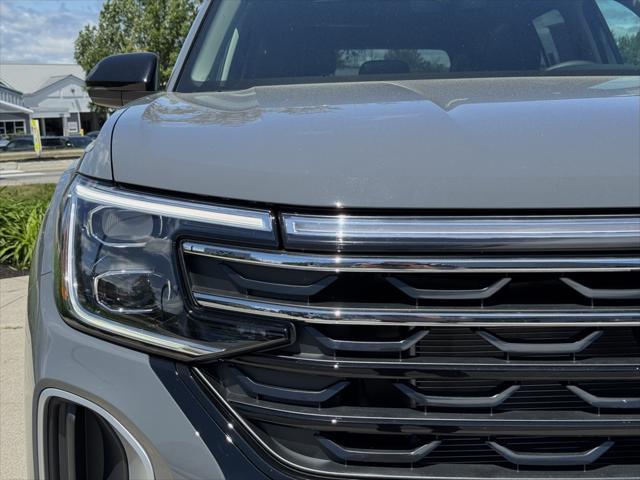 new 2025 Volkswagen Atlas car, priced at $49,876
