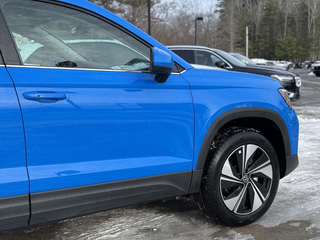new 2025 Volkswagen Taos car, priced at $33,081