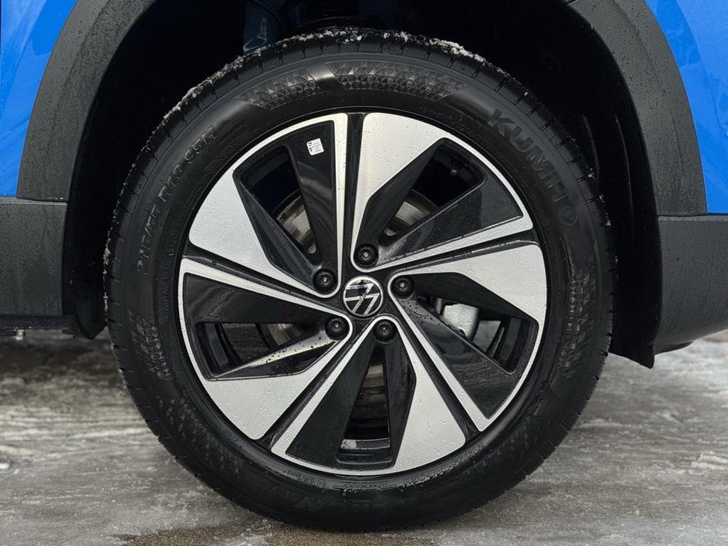 new 2025 Volkswagen Taos car, priced at $33,081