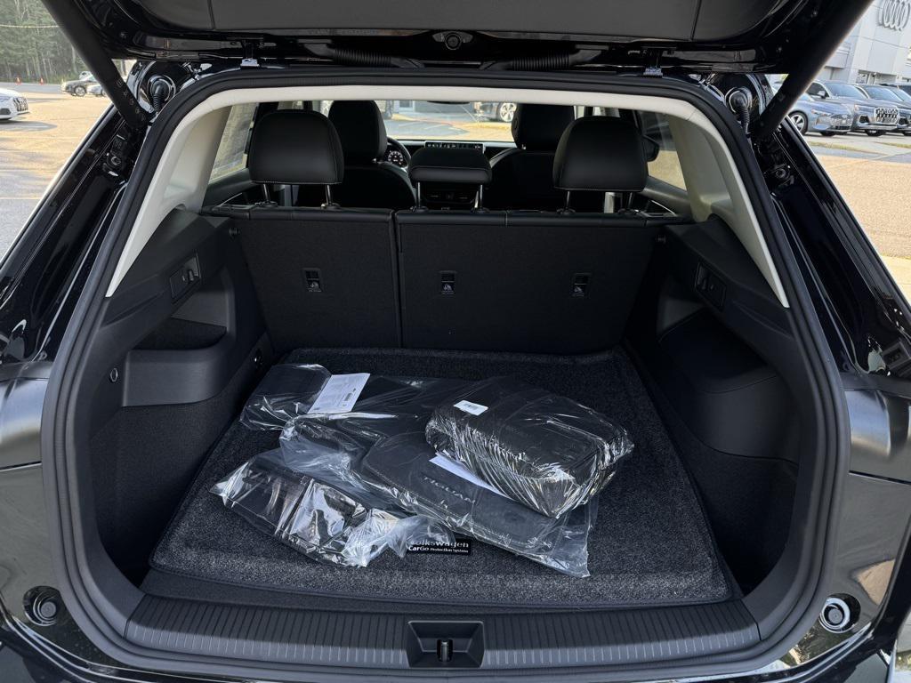 new 2025 Volkswagen Tiguan car, priced at $36,826