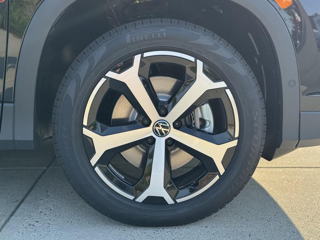 new 2025 Volkswagen Tiguan car, priced at $36,826