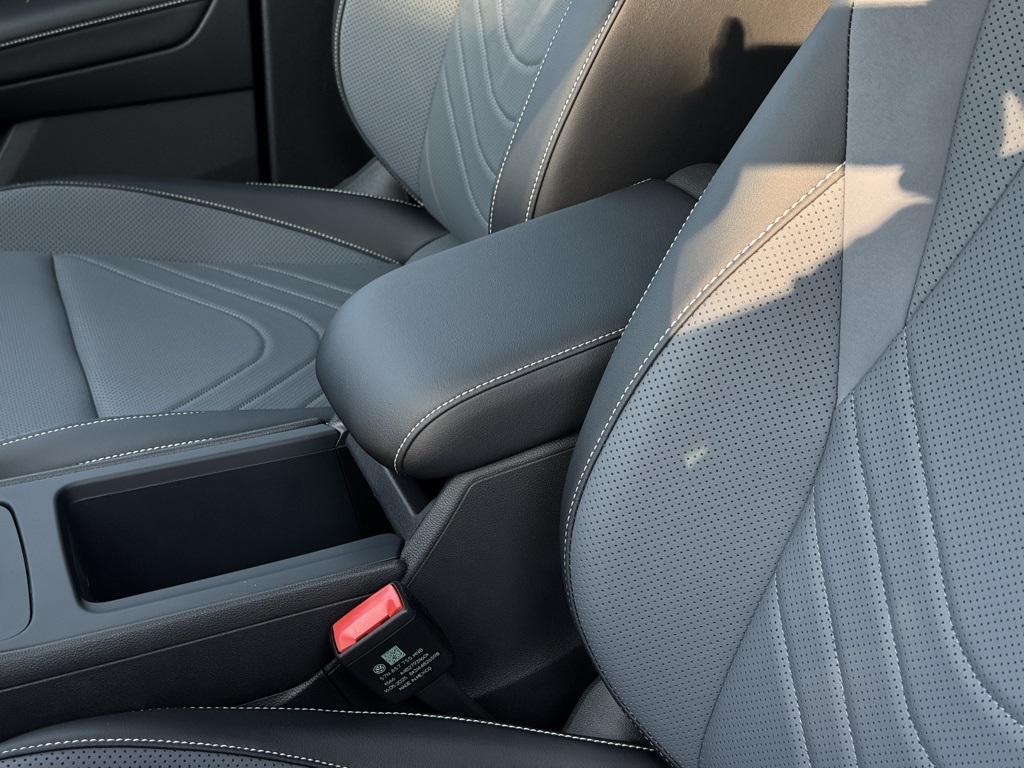 new 2025 Volkswagen Tiguan car, priced at $36,826