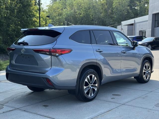used 2022 Toyota Highlander car, priced at $38,295