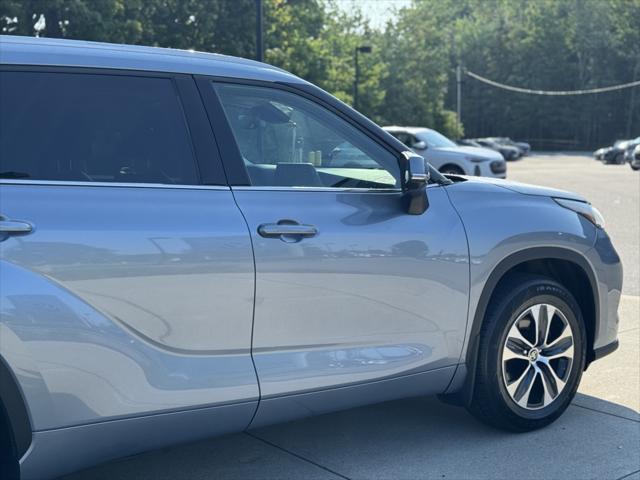 used 2022 Toyota Highlander car, priced at $38,295