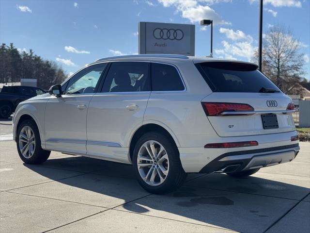 new 2025 Audi Q7 car, priced at $70,440