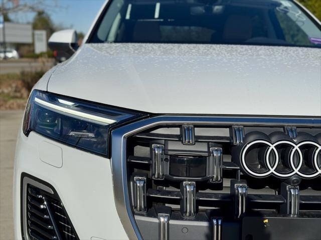 new 2025 Audi Q7 car, priced at $70,440