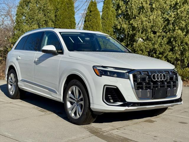 new 2025 Audi Q7 car, priced at $70,440