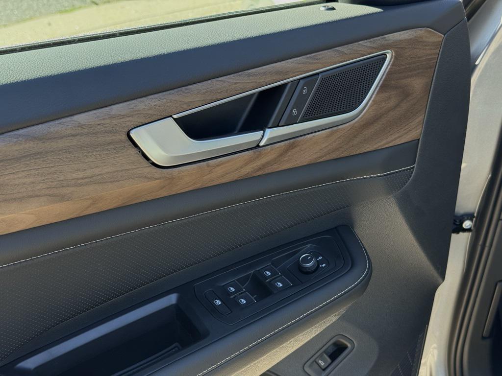 new 2026 Volkswagen Atlas car, priced at $48,215