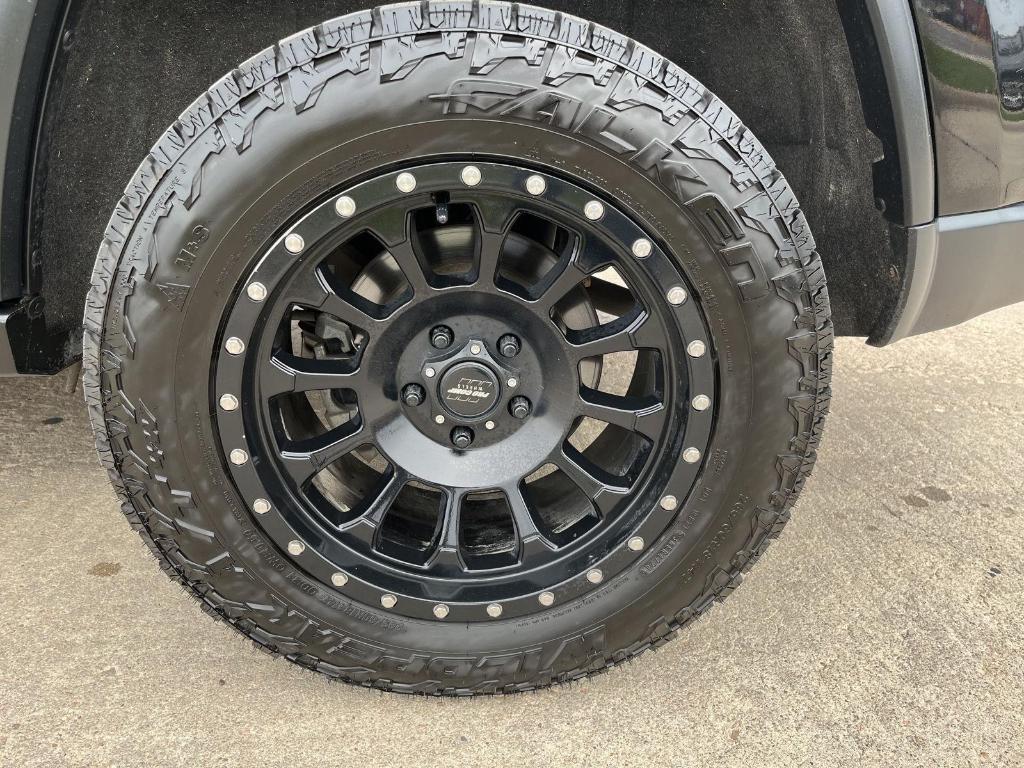 used 2018 Jeep Grand Cherokee car, priced at $16,000