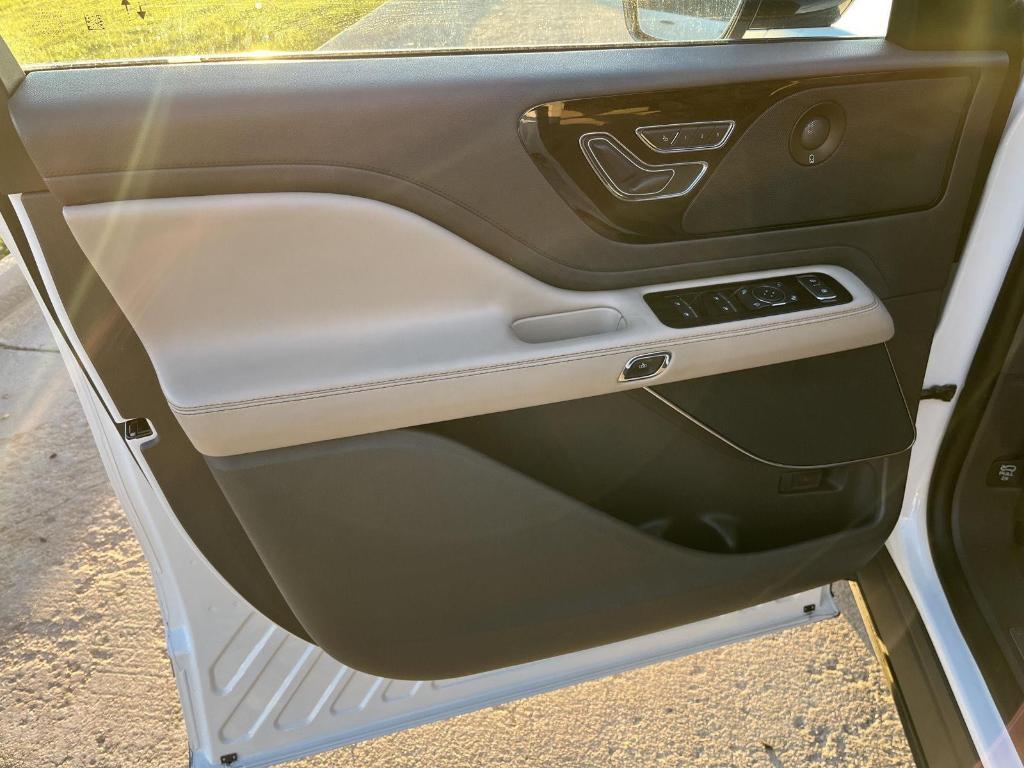 used 2020 Lincoln Aviator car, priced at $34,000