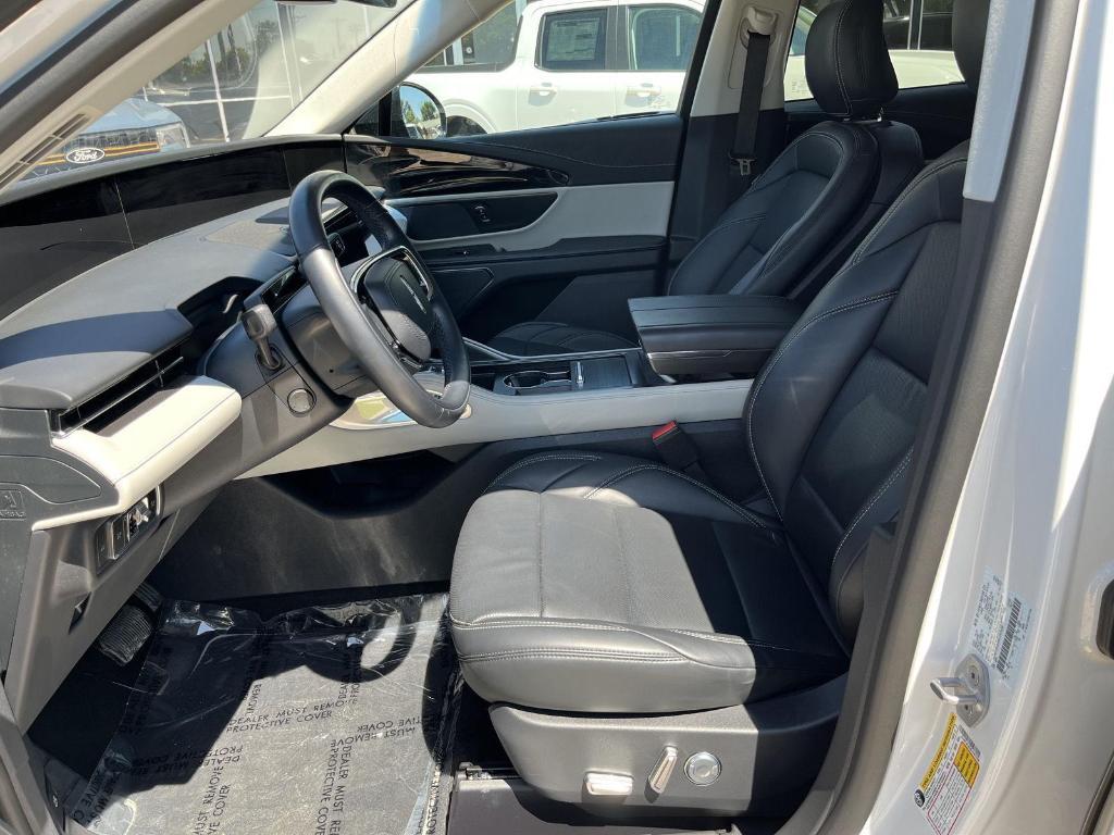 used 2024 Lincoln Nautilus car, priced at $43,000