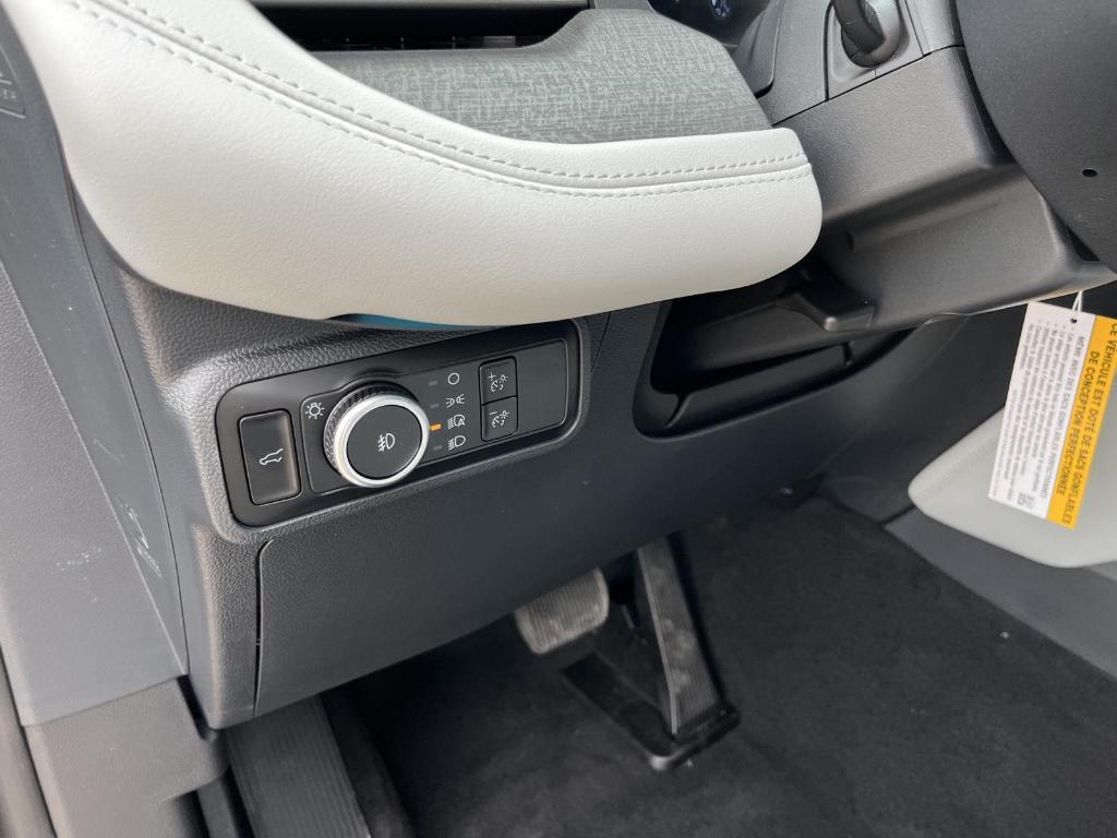 new 2025 Ford Explorer car, priced at $59,365